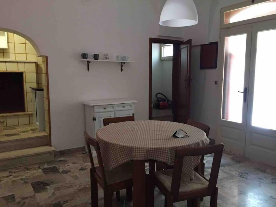 Alloggio Incantevole Storico Apartment Carovigno Luaran gambar